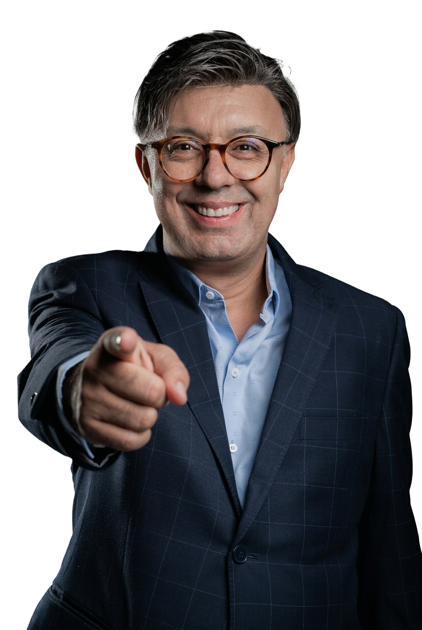 Wilson Amigão sorrindo, candidato a deputado distrital pelo DF, número 70123